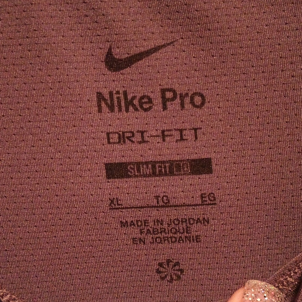 Nike shirts - Picture 3 of 7